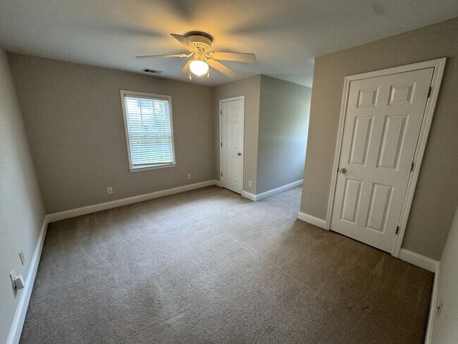 Building Photo - Great 3br House (plus Bonus Room) in East Athens!