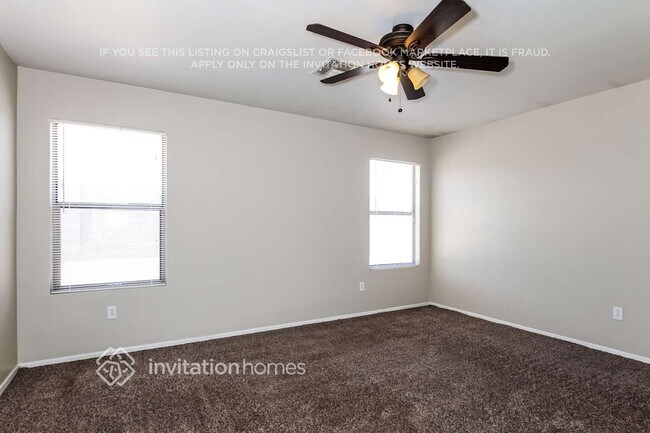 Building Photo - 12628 N Main St