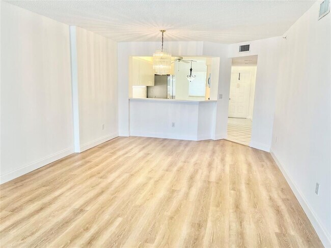 Building Photo - 9587 Weldon Cir