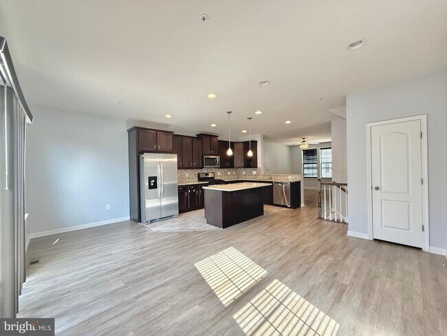 Building Photo - 4721 Six Forks Dr