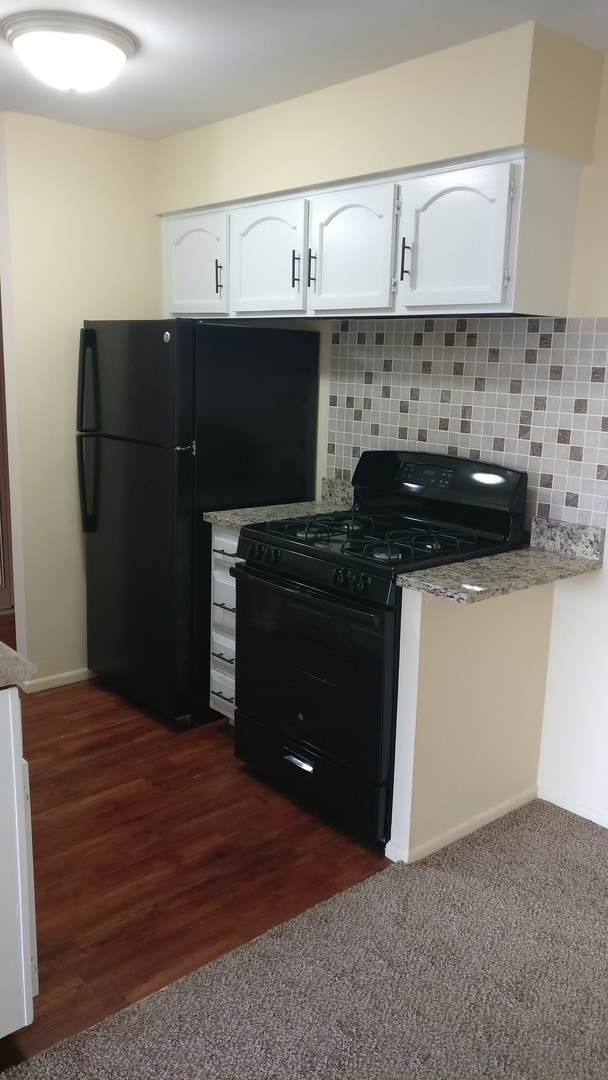 Building Photo - 1880 Bonnie Ln