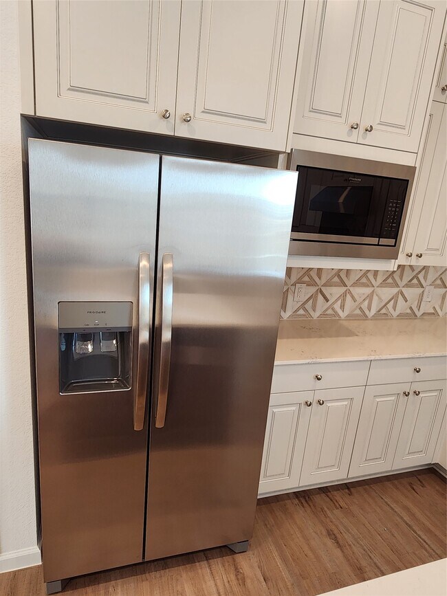 Building Photo - 27122 Berry Bright Dr