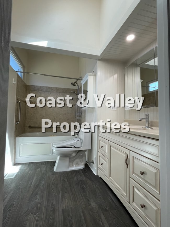 Building Photo - 3166 Ninole Dr