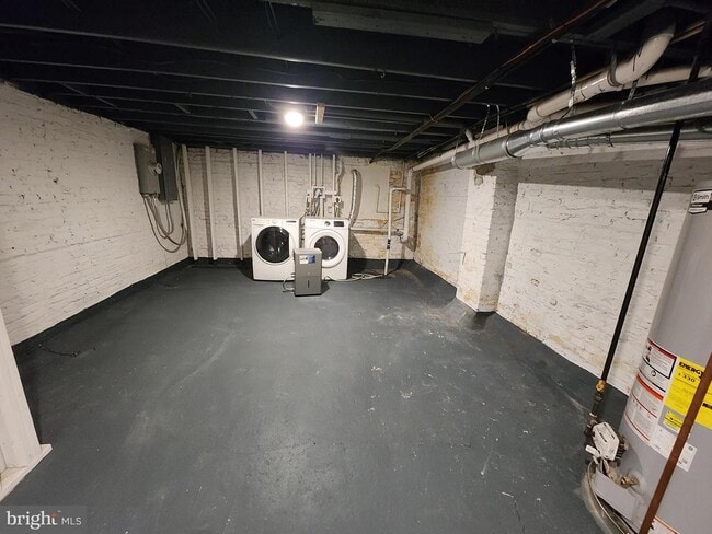 Building Photo - 2126 McCulloh St