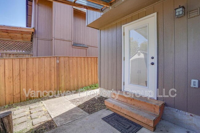 Building Photo - 5611 NE 48th Ave