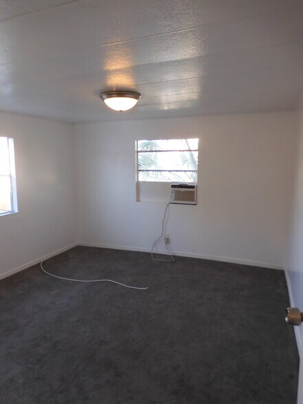MASTER BEDROOM - 7434 Hob Ln