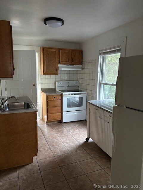 Building Photo - 563 Howe Ave