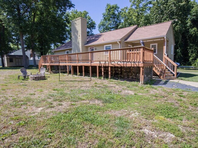 Building Photo - 7750 Robinwood Dr