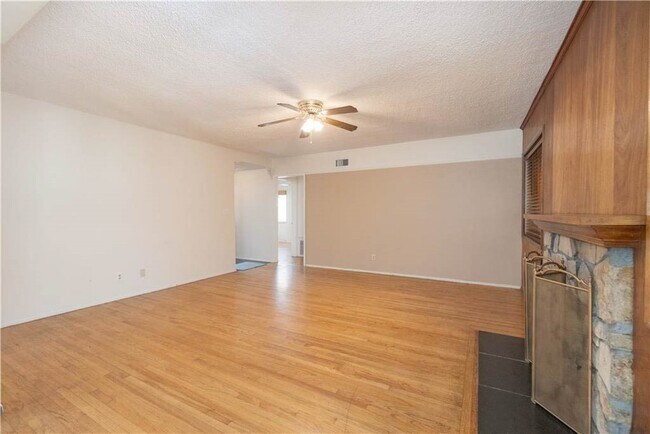 Building Photo - 1114 N Bonnie Cove Ave