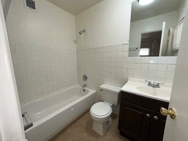 Building Photo - 4870 Billman Ave