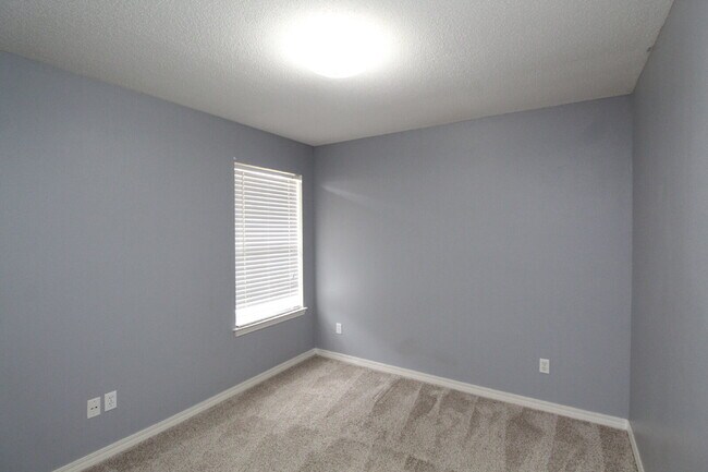 Building Photo - Spacious Southwest Pensacola Home with 2-Car Garage & Fenced Yard – ½ Off First Month’s Rent!