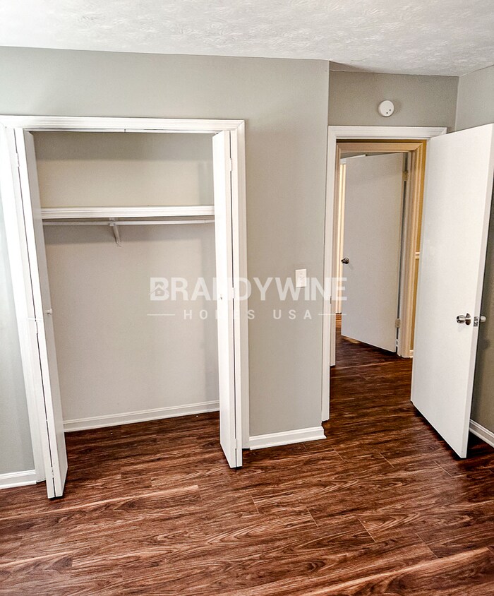 Building Photo - 3310 S Whisper Dr