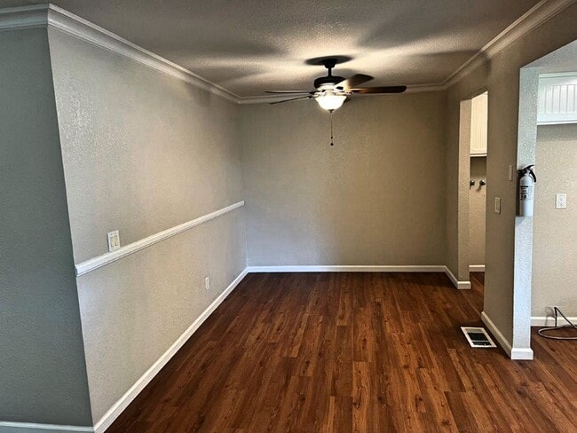 Building Photo - Remodeled Beautiful 2 Bedroom Senior Duple...