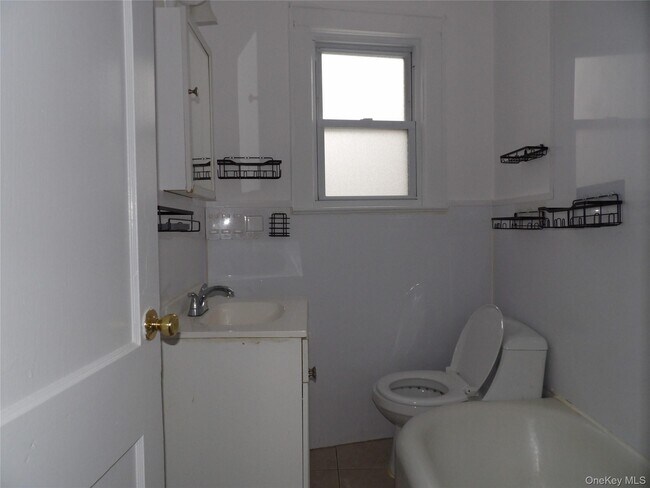 Building Photo - 457 Montauk Hwy