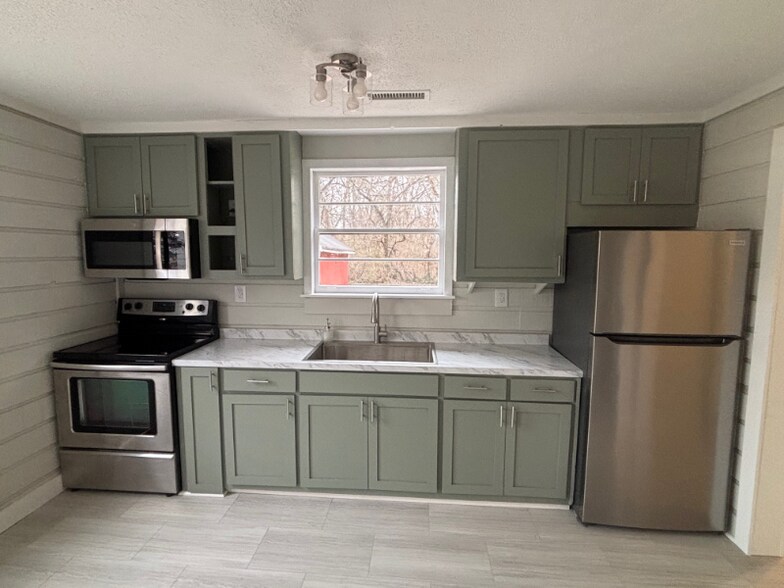 Building Photo - 35 Whitsett Rd