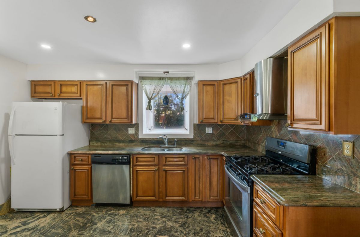 Building Photo - 9967 Verree Rd