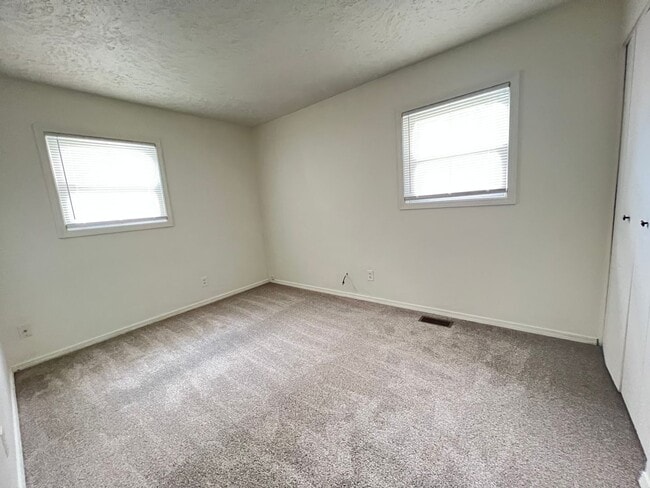 Building Photo - 1206 Mt Vernon Dr