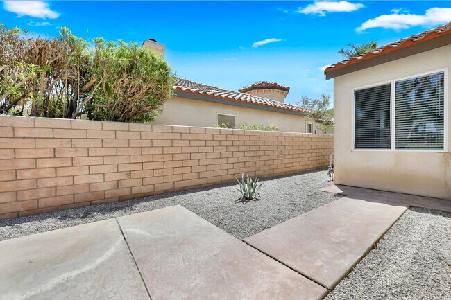 Building Photo - 82630 Redford Way