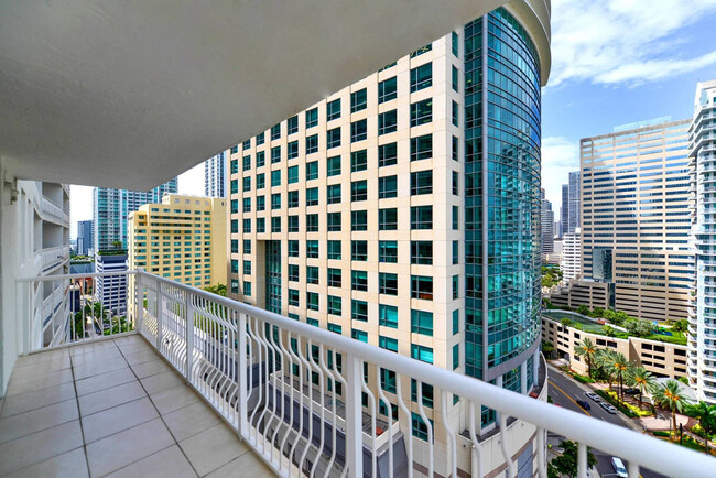 Building Photo - 1200 Brickell Bay Dr
