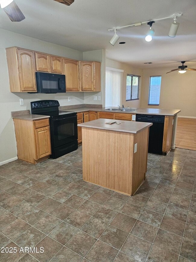 Building Photo - 16564 W Melvin St