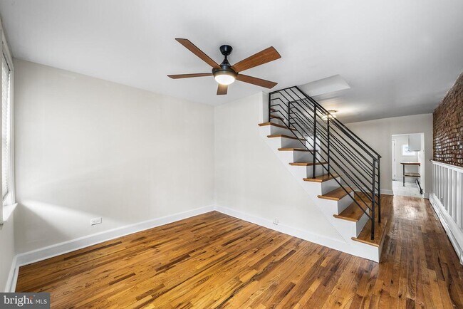 Building Photo - 2415 E Firth St