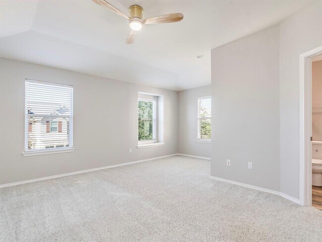 Building Photo - 9011 Pin Brush Dr