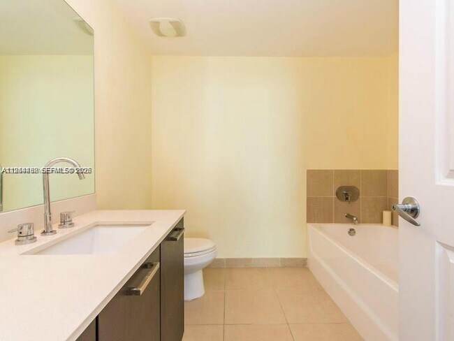 Building Photo - 333 NE 24th St