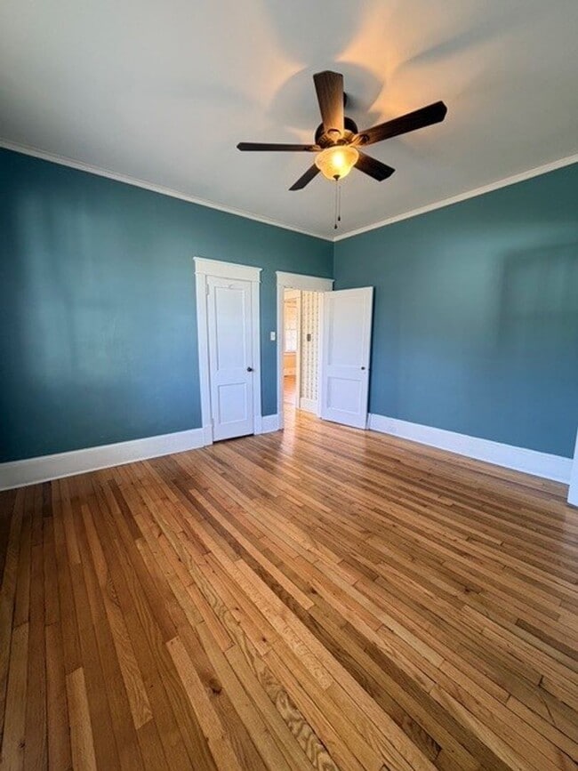 Building Photo - 420 Bond Ave