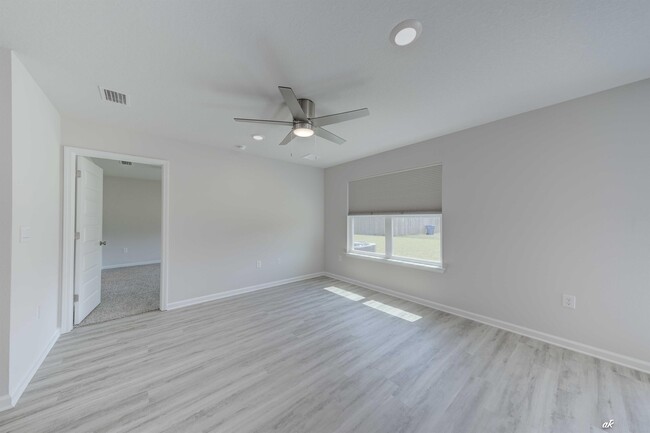 Building Photo - 282 Boggy Creek Way