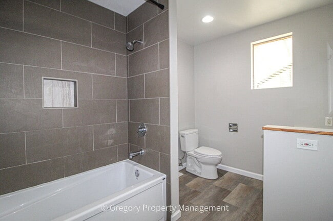 Building Photo - 4418 Colby Ave