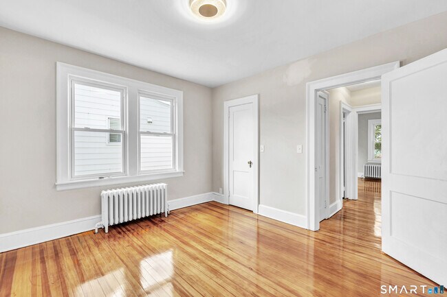 Building Photo - 126 Thomas St