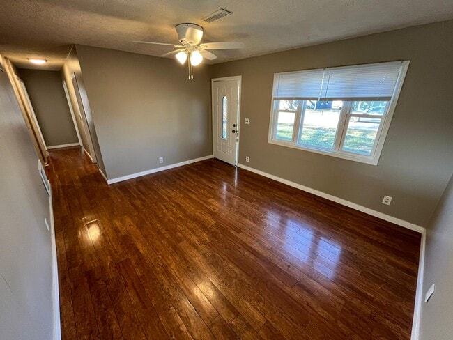 Building Photo - 1107 Hiatt St