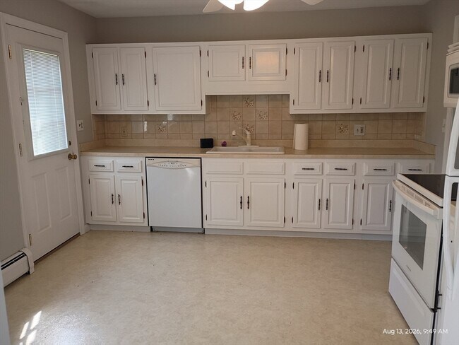 Building Photo - 14 Coltin Dr