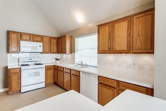 Building Photo - 7302 Hollow Field Ln