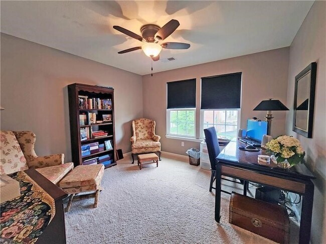 Building Photo - 718 Rosecliff Rd
