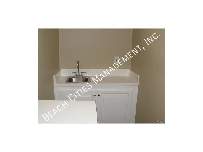 Building Photo - 6220 Ronald Dr