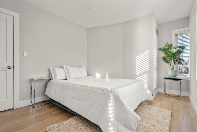 Building Photo - 543 Dorchester Ave