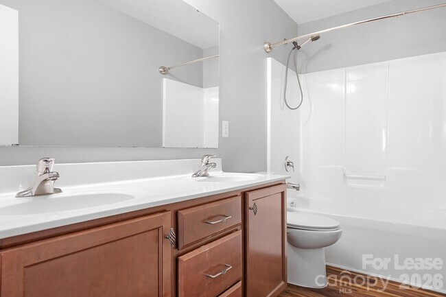 Building Photo - 2059 Blue Iris Dr