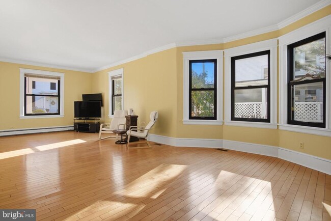 Building Photo - 9 Academy St