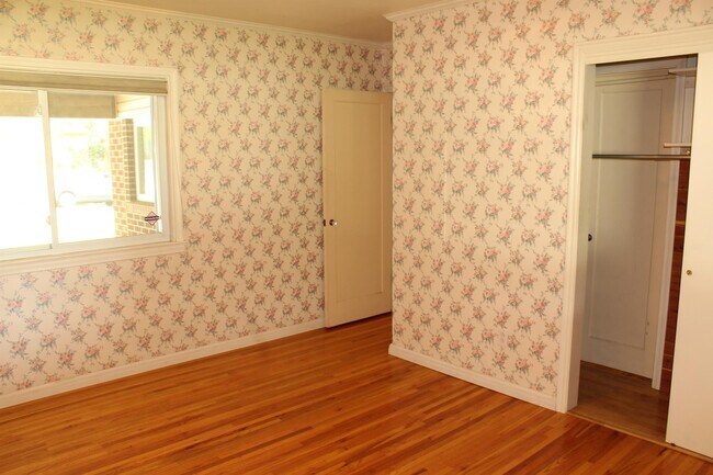 Building Photo - 4192 S Holloway Dr