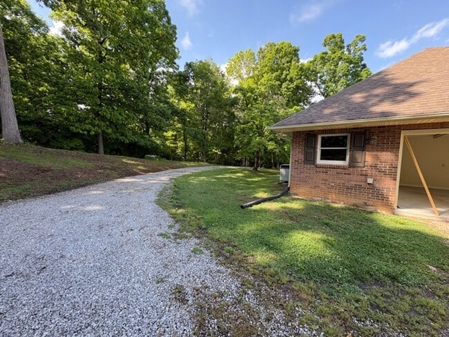 Building Photo - 2737 Hickory Ridge Rd