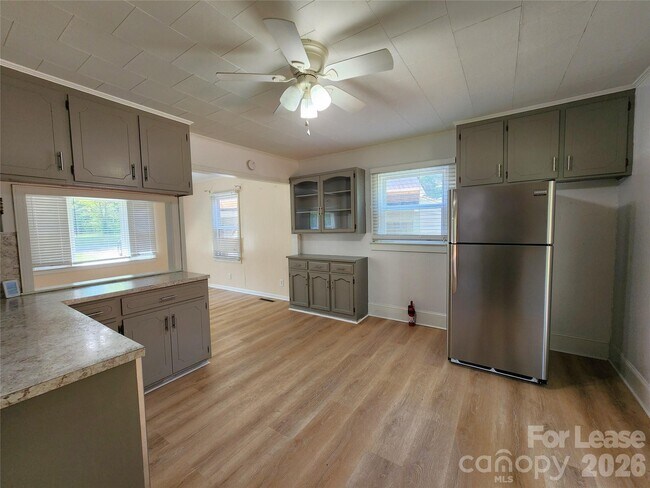 Building Photo - 135 Oak Grove Rd