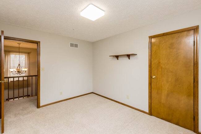 Building Photo - 6085 Tara Hill Dr