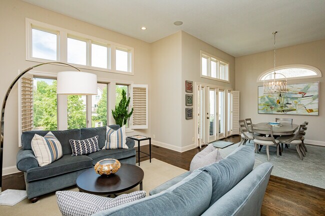 Living/Dining Room - 515 River St