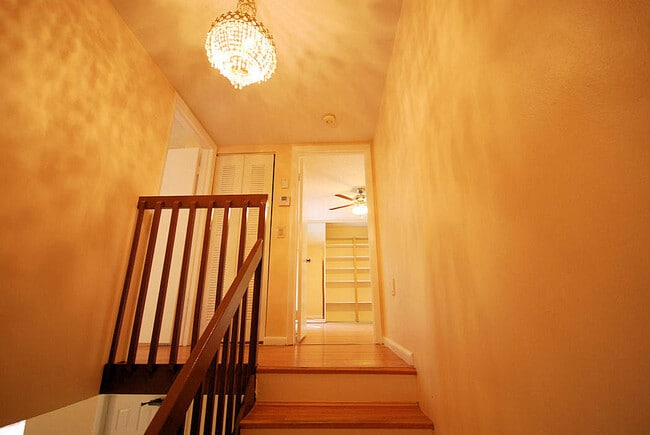 Building Photo - 582 Green Springs Pl