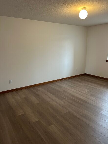 Building Photo - 2504 Eagles Circle