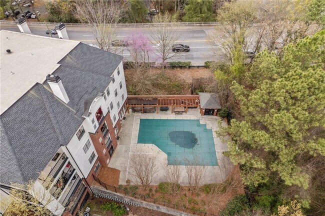 Building Photo - 3275 Lenox Rd NE