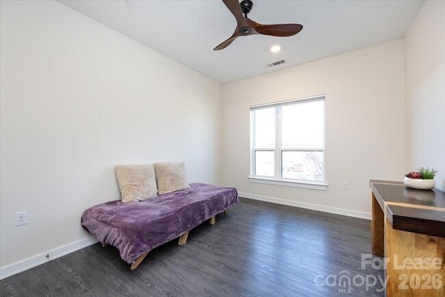 Building Photo - 3630 N Davidson St