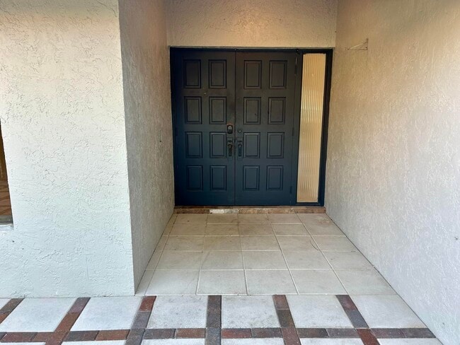 Building Photo - 22822 Pinewood Ct