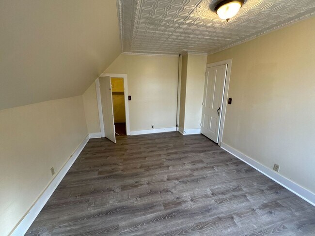 Building Photo - 16 Union St